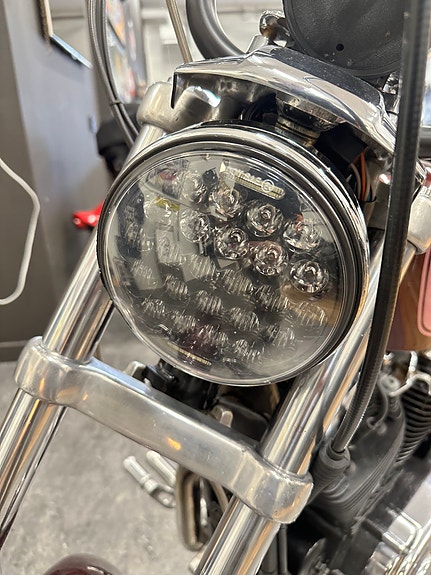 Harley-Davidson XL 883 Sportster 9 of 12