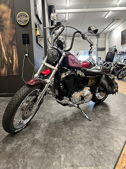 Harley-Davidson XL 883 Sportster 3 of 12