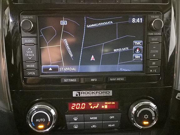 Mitsubishi Pajero 18 of 27