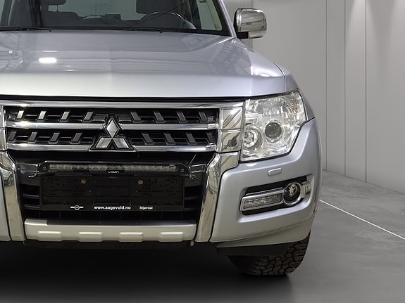 Mitsubishi Pajero 5 of 27