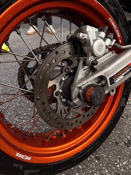 KTM LC4 690 SMC 15 of 17