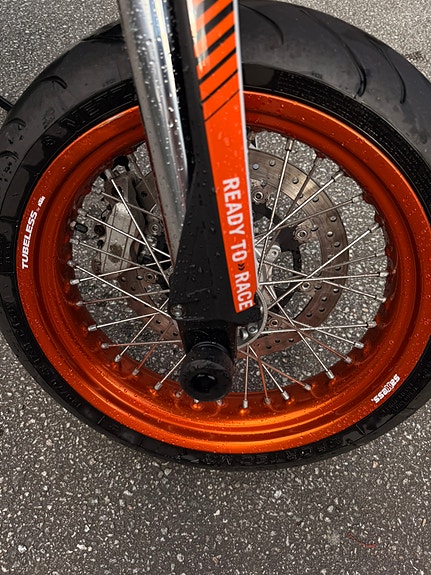 KTM LC4 690 SMC 10 of 17
