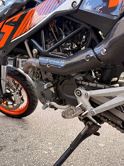 KTM LC4 690 SMC 13 of 17