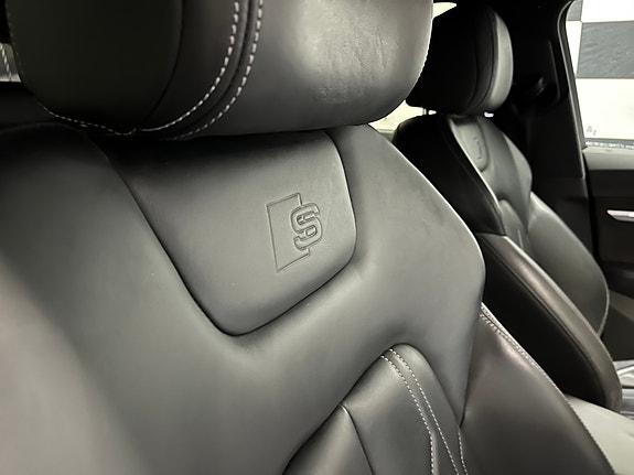 Audi e-tron 23 of 30