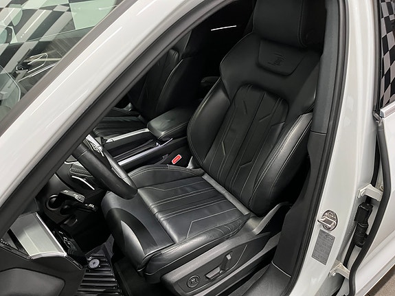 Audi e-tron 17 of 30