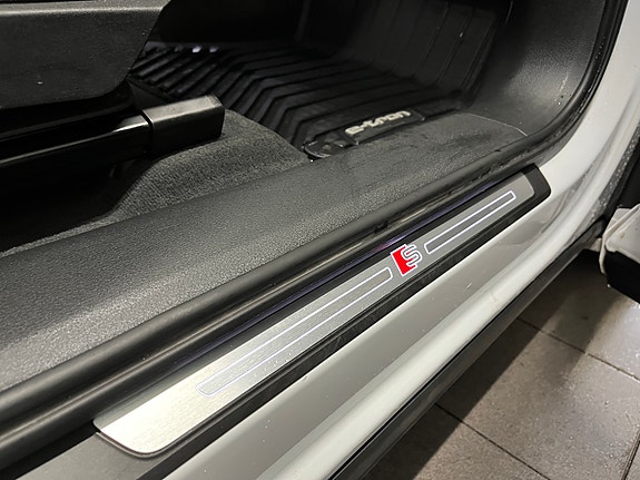 Audi e-tron 22 of 30