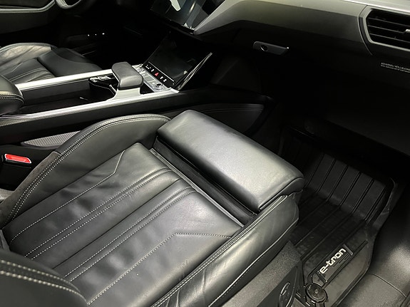 Audi e-tron 25 of 30