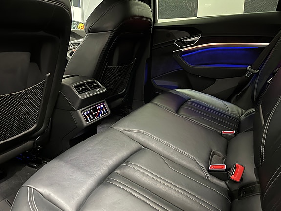 Audi e-tron 30 of 30