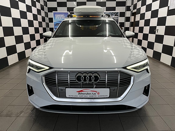 Audi e-tron 3 of 30
