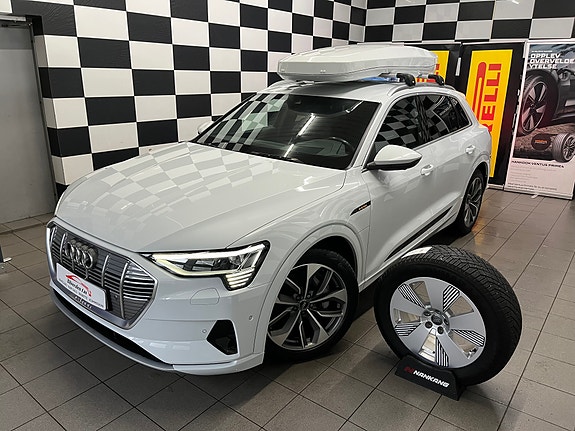 Audi e-tron 2 of 30