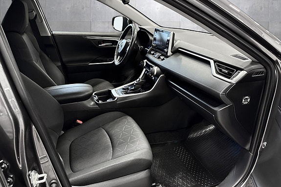 Toyota RAV4 15 of 28