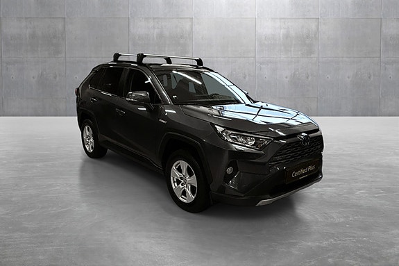 Toyota RAV4 7 of 28