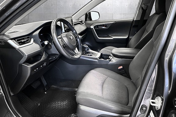 Toyota RAV4 10 of 28