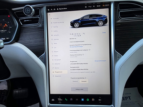 Tesla Model X 12 of 30