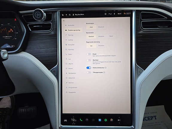 Tesla Model X 19 of 30