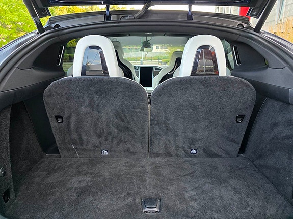 Tesla Model X 30 of 30