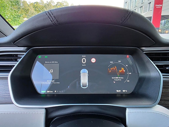 Tesla Model X 22 of 30