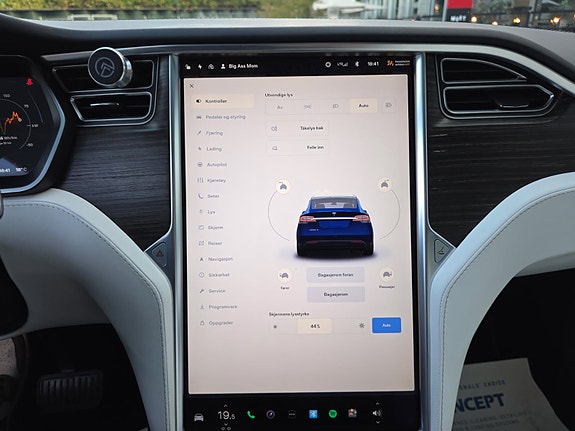 Tesla Model X 20 of 30