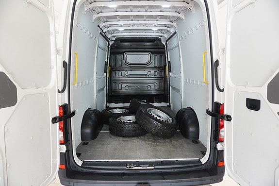 Volkswagen Crafter 9 of 26