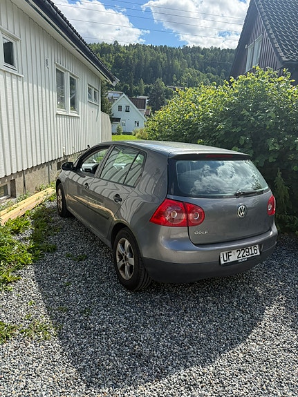 Volkswagen Golf V 3 of 4