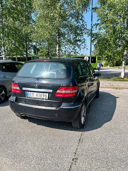 Mercedes-Benz B180 d 4 of 7