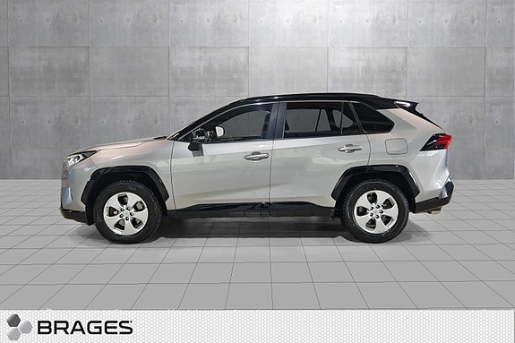 Toyota RAV4 2 of 22