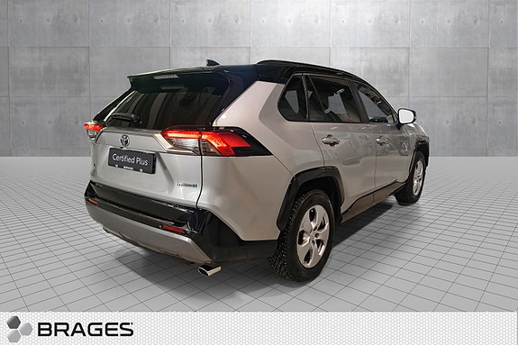 Toyota RAV4 5 of 22