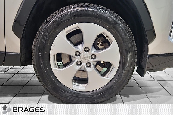 Toyota RAV4 9 of 22