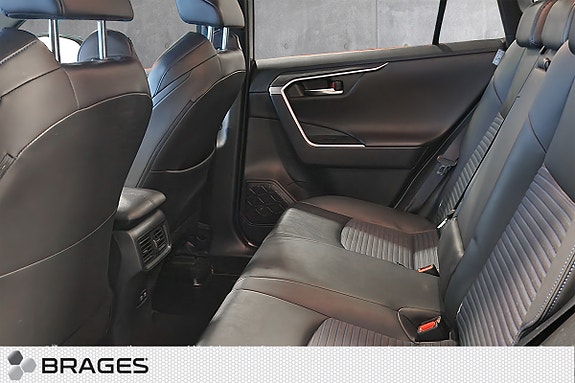 Toyota RAV4 18 of 22