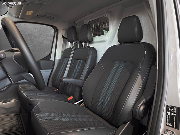 Ford Transit Custom 18 of 28