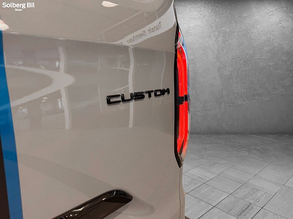 Ford Transit Custom 12 of 28