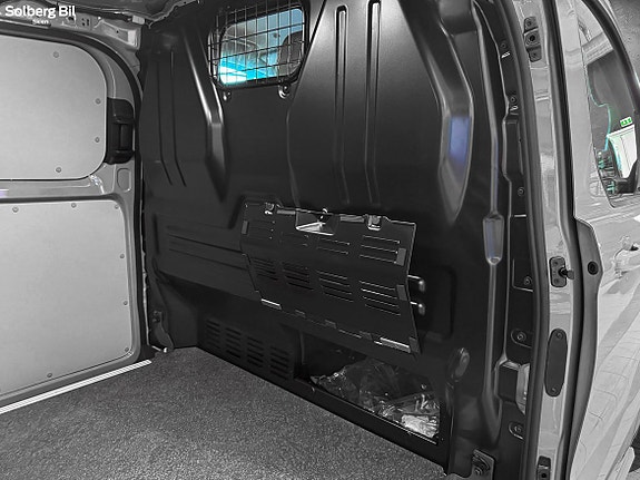 Ford Transit Custom 16 of 28