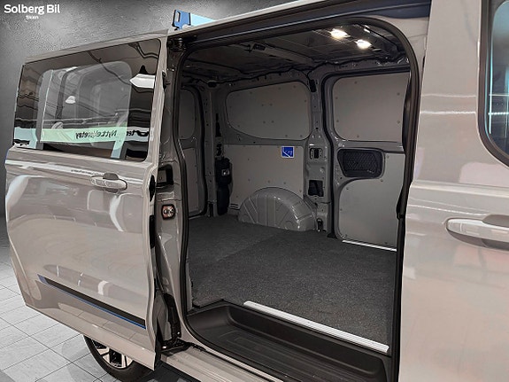 Ford Transit Custom 15 of 28