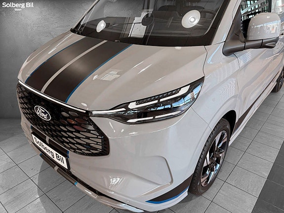 Ford Transit Custom 8 of 28