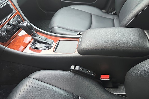 Mercedes-Benz C180 6 of 15