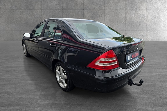Mercedes-Benz C180 3 of 15