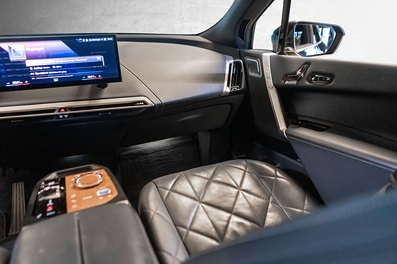 BMW iX 30 of 30