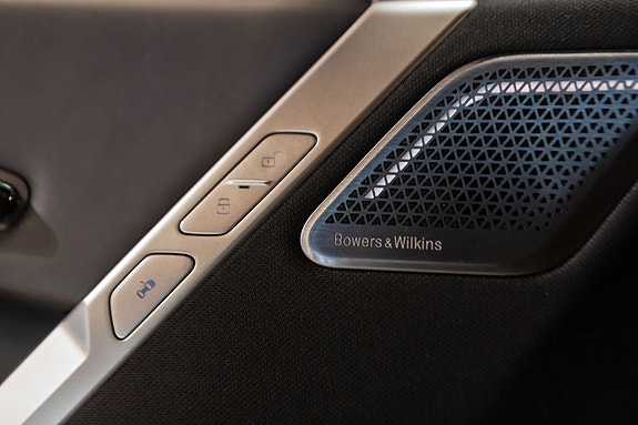 BMW iX 23 of 30