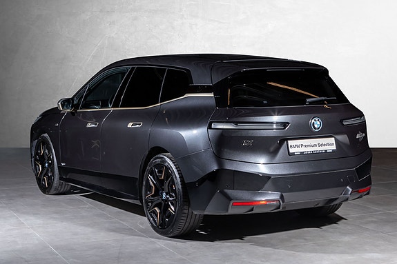 BMW iX 6 of 30