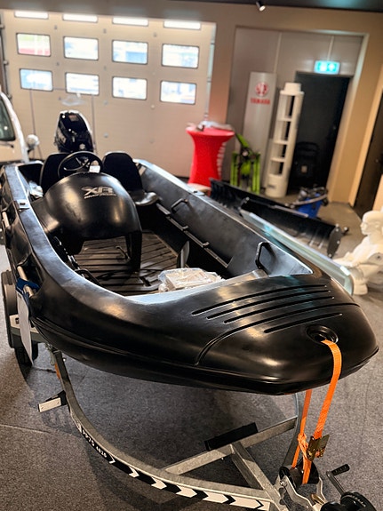 River 350 XR Black Komplett pakke med motor og henger! 2 of 6