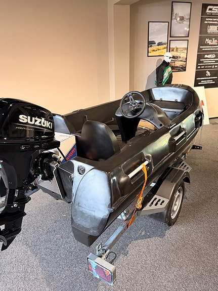 River 350 XR Black Komplett pakke med motor og henger! 3 of 6