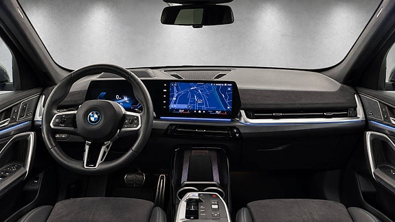 BMW iX1 18 of 30