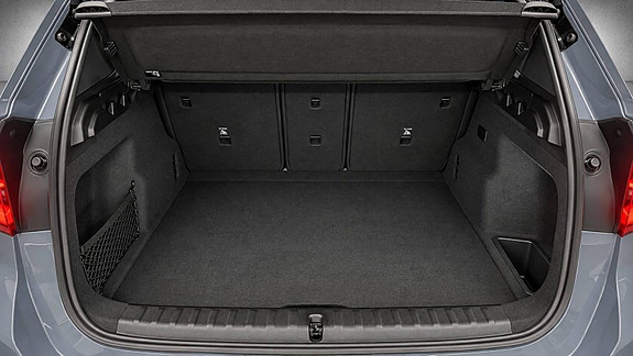 BMW iX1 7 of 30
