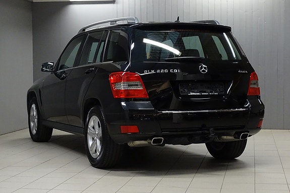 Mercedes-Benz GLK220 17 of 30