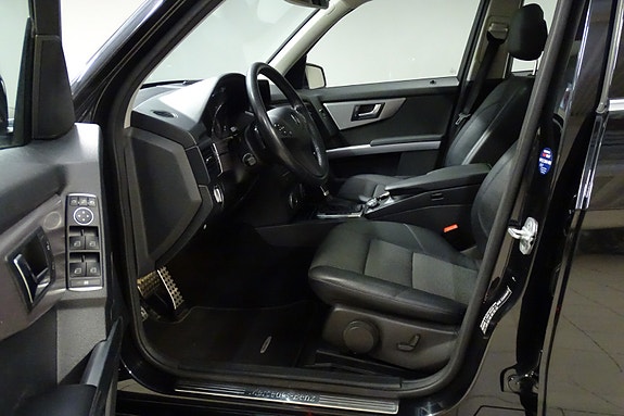 Mercedes-Benz GLK220 28 of 30
