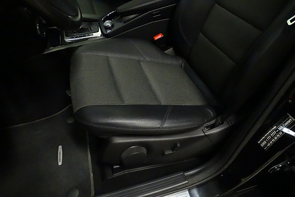 Mercedes-Benz GLK220 30 of 30