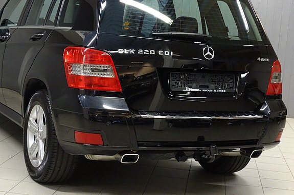 Mercedes-Benz GLK220 15 of 30