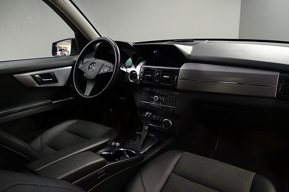 Mercedes-Benz GLK220 27 of 30