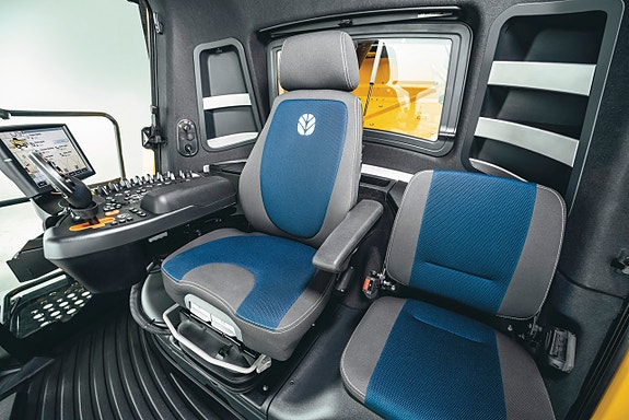 New Holland CX 7.90 4 of 4