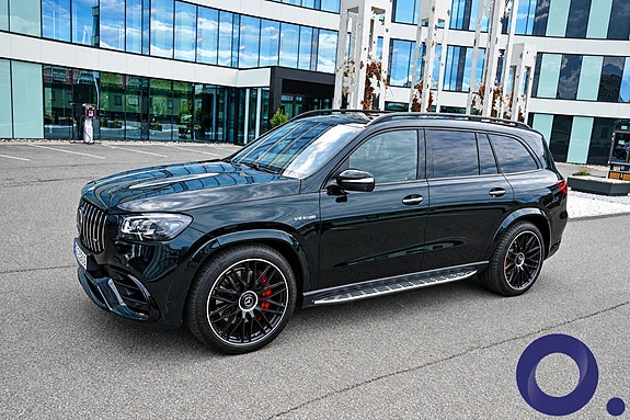 Mercedes-Benz GLS63 2 of 30